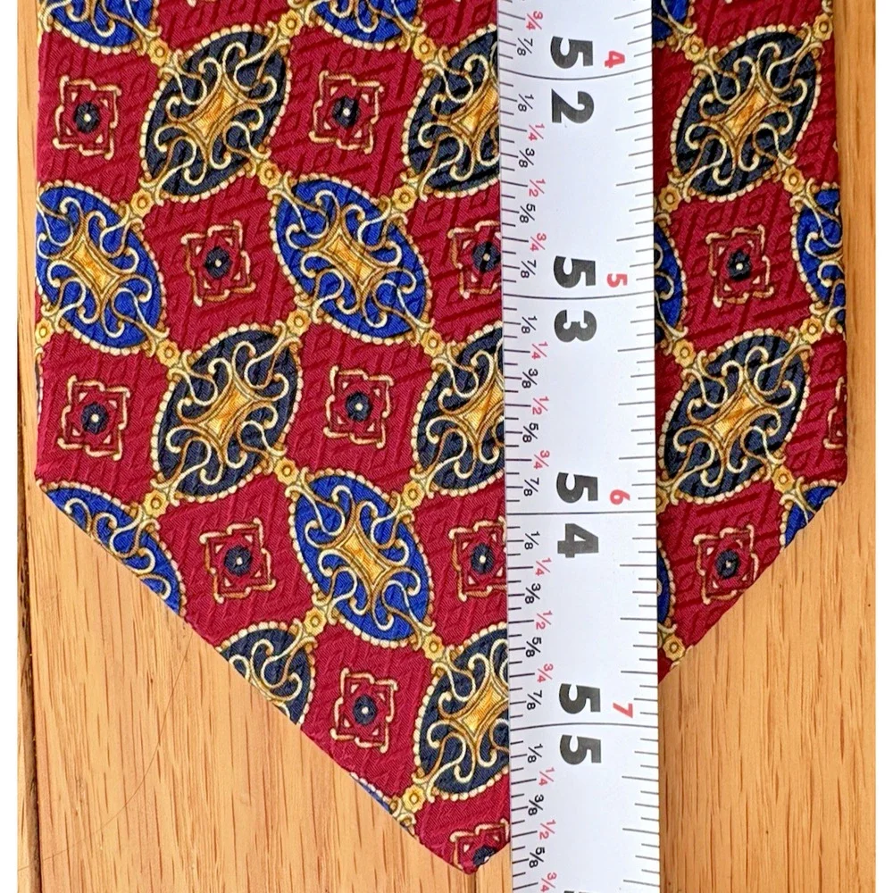 Vintage Club Room Silk Tie Red Blue Gold Medallion Print USA 3.75